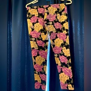Torrid Purple and Cream Roses Leggings Size 0